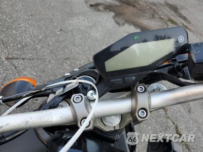 Zdjęcie 7 z 10 samochodu: 2015 YAMAHA FZ09 C VIN:JYARN33Y4FA001596 - miniatura