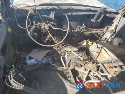 Zdjęcie 8 z 12 samochodu: 1993 CHEV SUBURBAN C1500 VIN:1GNEC16K2PJ392261 - miniatura