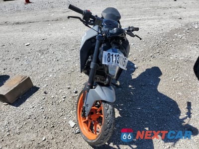 Drugie zdjęcie samochodu z przodu: 2023 KTM 200 DUKE VIN:MD2JPC401PC027058 - miniatura