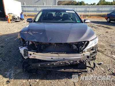 Piąte zdjęcie samochodu w środku: 2020 TOYOTA CAMRY XLE VIN:4T1F11AK4LU928464 - miniatura