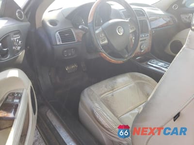 Zdjęcie 8 z 14 samochodu: 2010 JAGUAR XKR VIN:SAJXA4EC6AMB38047 - miniatura