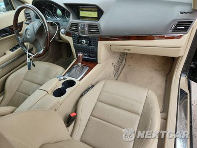 Zdjęcie 8 z 12 samochodu: 2011 MERCEDES-BENZ E 550 VIN:WDDKK7CF7BF088109 - miniatura