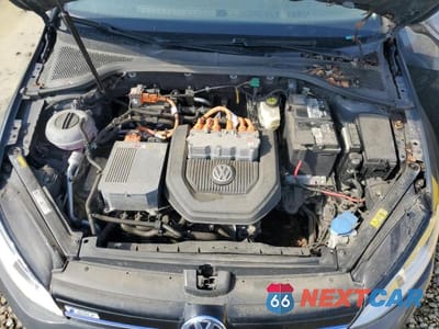 Zdjęcie 11 z 12 samochodu: 2016 VOLKSWAGEN E-GOLF SE VIN:WVWKP7AU0GW916778 - miniatura