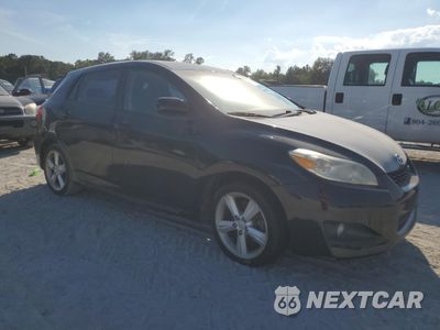 Czwarte zdjęcie samochodu z boku: 2010 TOYOTA COROLLA MATRIX S VIN:2T1KE4EE8AC039142 - miniatura