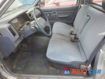 Zdjęcie 7 z 12 samochodu: 1991 NISSAN TRUCK SHORT WHEELBASE VIN:1N6SD11SXMC311083 - miniatura