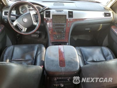 Zdjęcie 8 z 12 samochodu: 2010 CADILLAC ESCALADE ESV PREMIUM VIN:1GYUKJEF0AR284266 - miniatura