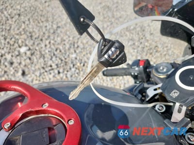 Zdjęcie 8 z 11 samochodu: 2025 SUZUKI GSX-R750 VIN:JS1GR7MA4S7101711 - miniatura