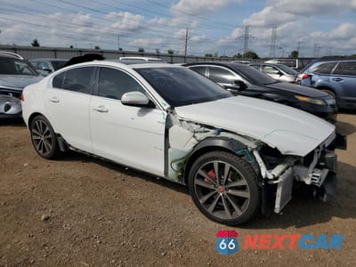 Czwarte zdjęcie samochodu z boku: 2018 JAGUAR XE PRESTIGE VIN:SAJAK4FX1JCP37896 - miniatura