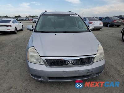 Piąte zdjęcie samochodu w środku: 2011 KIA SEDONA LX VIN:KNDMG4C72B6377359 - miniatura