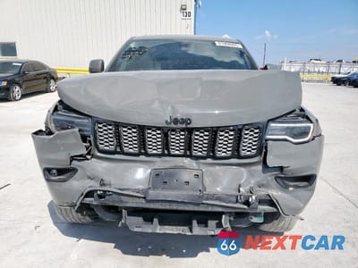 Piąte zdjęcie samochodu w środku: 2022 JEEP GRAND CHEROKEE LAREDO E VIN:1C4RJFAG9NC149046 - miniatura