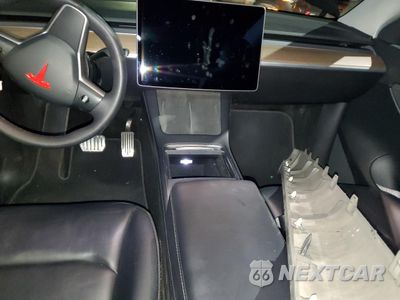 Zdjęcie 8 z 12 samochodu: 2021 TESLA MODEL Y VIN:5YJYGDEE6MF137199 - miniatura
