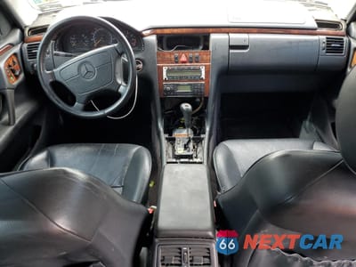 Zdjęcie 8 z 12 samochodu: 1999 MERCEDES-BENZ E 320 VIN:WDBJF65H4XA921015 - miniatura