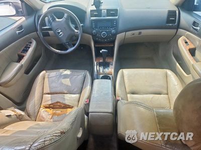 Zdjęcie 8 z 12 samochodu: 2005 HONDA ACCORD EX VIN:1HGCM56865A102708 - miniatura