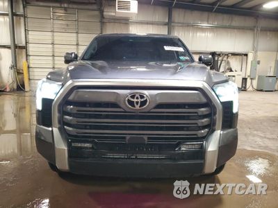 Piąte zdjęcie samochodu w środku: 2024 TOYOTA TUNDRA CREWMAX LIMITED VIN:5TFJA5DB8RX203569 - miniatura