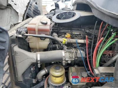 Zdjęcie 7 z 10 samochodu: 2016 FREIGHTLINER CASCADIA 113 SEMI TRUCK VIN:3AKBGADV8GSGU9408 - miniatura