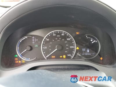 Zdjęcie 9 z 12 samochodu: 2011 LEXUS CT 200 VIN:JTHKD5BH6B2021311 - miniatura