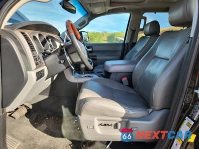 Zdjęcie 7 z 13 samochodu: 2012 TOYOTA SEQUOIA PLATINUM VIN:5TDDY5G10CS061761 - miniatura