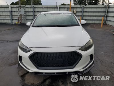 Piąte zdjęcie samochodu w środku: 2017 HYUNDAI ELANTRA SE VIN:5NPD84LF6HH045718 - miniatura