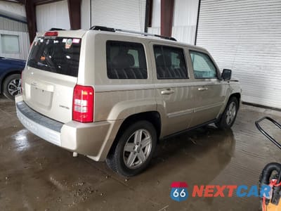 Trzecie zdjęcie samochodu z tyłu: 2010 JEEP PATRIOT LIMITED VIN:1J4NF4GB5AD638011 - miniatura