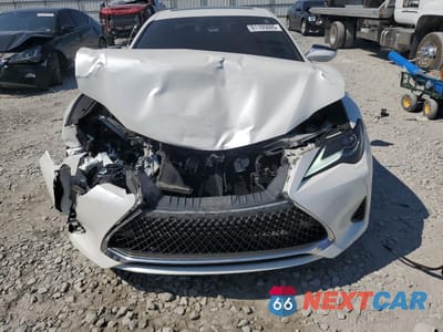 Piąte zdjęcie samochodu w środku: 2019 LEXUS RC 300 VIN:JTHHA5BC4K5009292 - miniatura