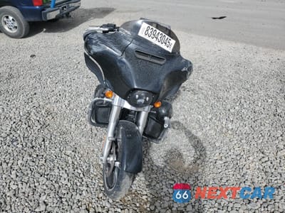 Piąte zdjęcie samochodu w środku: 2017 HARLEY-DAVIDSON FLHX STREET GLIDE VIN:1HD1KBC19HB609827 - miniatura