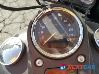 Zdjęcie 7 z 10 samochodu: 2015 HARLEY-DAVIDSON FXDB DYNA STREET BOB VIN:1HD1GXM34FC316472 - miniatura