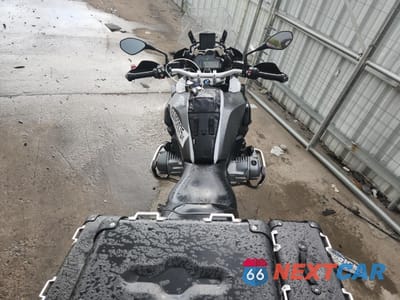 Zdjęcie 6 z 10 samochodu: 2017 BMW R1200 GS VIN:WB10A6108HZ656241 - miniatura