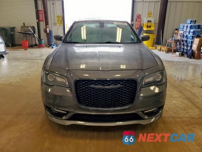 Piąte zdjęcie samochodu w środku: 2022 CHRYSLER 300 TOURING L VIN:2C3CCADG9NH236879 - miniatura