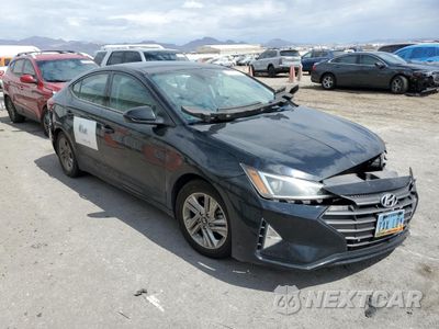 Czwarte zdjęcie samochodu z boku: 2019 HYUNDAI ELANTRA SEL VIN:KMHD84LFXKU746142 - miniatura