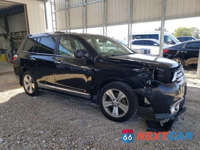 Czwarte zdjęcie samochodu z boku: 2013 TOYOTA HIGHLANDER LIMITED VIN:5TDDK3EH1DS207897 - miniatura