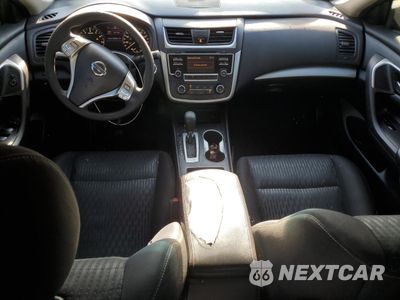 Zdjęcie 8 z 12 samochodu: 2016 NISSAN ALTIMA 2.5 VIN:1N4AL3AP3GC147677 - miniatura