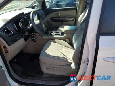 Zdjęcie 7 z 13 samochodu: 2021 KIA SEDONA LX VIN:KNDMB5C11M6663240 - miniatura