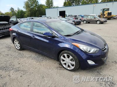 Czwarte zdjęcie samochodu z boku: 2013 HYUNDAI ELANTRA GLS VIN:5NPDH4AE2DH215707 - miniatura