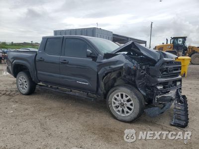 Czwarte zdjęcie samochodu z boku: 2024 TOYOTA TACOMA DOUBLE CAB VIN:3TYKB5FNXRT001254 - miniatura