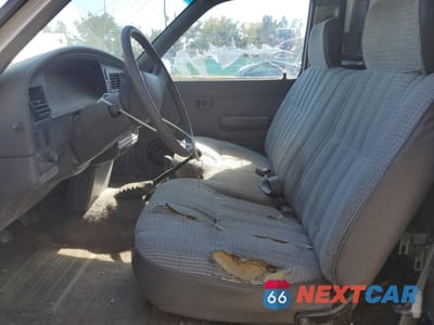 Zdjęcie 7 z 14 samochodu: 1990 TOYOTA PICKUP 1/2 TON SHORT WHEELBASE DLX VIN:JT4RN01P2L7023831 - miniatura
