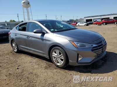 Czwarte zdjęcie samochodu z boku: 2019 HYUNDAI ELANTRA SEL VIN:5NPD84LF7KH404646 - miniatura