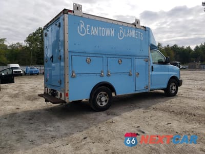 Trzecie zdjęcie samochodu z tyłu: 2008 CHEVROLET EXPRESS G3500 VIN:1GBHG31C681103037 - miniatura