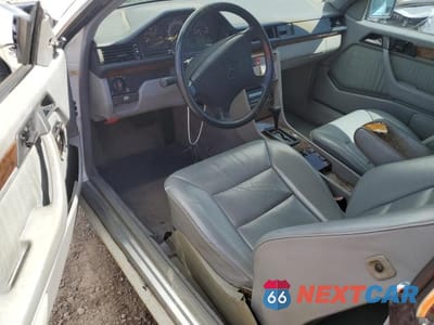 Zdjęcie 8 z 12 samochodu: 1992 MERCEDES-BENZ 300 CE VIN:WDBEA51D7NB568077 - miniatura