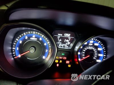 Zdjęcie 9 z 12 samochodu: 2014 HYUNDAI ELANTRA SE VIN:5NPDH4AE3EH521395 - miniatura