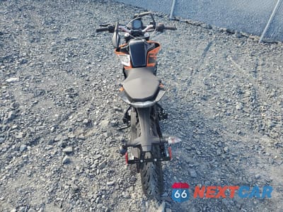 Zdjęcie 6 z 10 samochodu: 2023 KTM 200 DUKE VIN:MD2JPC400PC015984 - miniatura