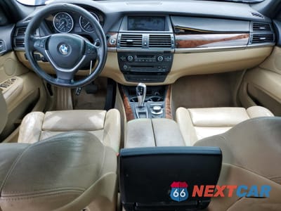 Zdjęcie 8 z 13 samochodu: 2007 BMW X5 4.8I VIN:4USFE83587LY64315 - miniatura