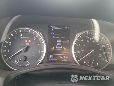 Zdjęcie 9 z 14 samochodu: 2018 INFINITI Q50 LUXE VIN:JN1EV7AR2JM441767 - miniatura