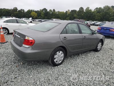 Trzecie zdjęcie samochodu z tyłu: 2005 TOYOTA CAMRY LE VIN:4T1BE32K75U524672 - miniatura
