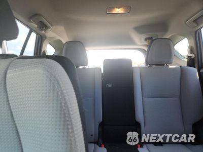 Zdjęcie 10 z 16 samochodu: 2018 TOYOTA RAV4 HV LE VIN:JTMRJREV5JD247831 - miniatura