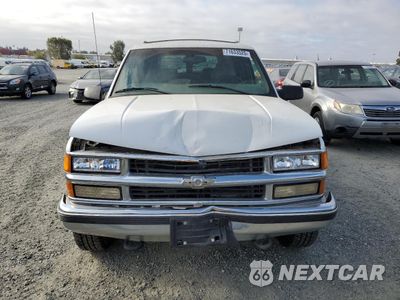 Piąte zdjęcie samochodu w środku: 1999 CHEVROLET SUBURBAN K2500 VIN:1GNGK26J1XJ542188 - miniatura