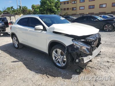 Czwarte zdjęcie samochodu z boku: 2017 MERCEDES-BENZ GLA 250 VIN:WDCTG4EB7HJ352566 - miniatura