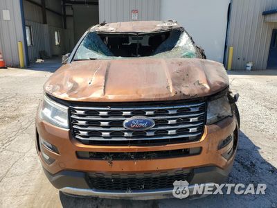 Piąte zdjęcie samochodu w środku: 2017 FORD EXPLORER XLT VIN:1FM5K8D8XHGB61209 - miniatura
