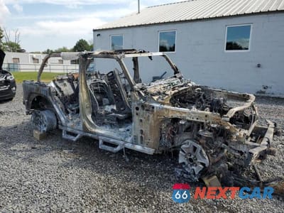 Czwarte zdjęcie samochodu z boku: 2018 JEEP WRANGLER UNLIMITED SPORT VIN:1C4HJXDG8JW129683 - miniatura