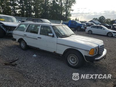 Czwarte zdjęcie samochodu z boku: 1983 MERCEDES-BENZ 300 TDT VIN:WDBAB93A3DN012996 - miniatura