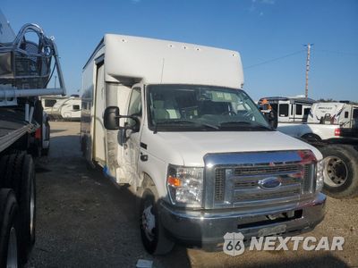 Czwarte zdjęcie samochodu z boku: 2018 FORD ECONOLINE E350 SUPER DUTY CUTAWAY VAN VIN:1FDWE3F64JDC37668 - miniatura